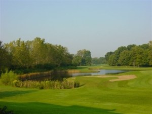 18th hole lake.JPG